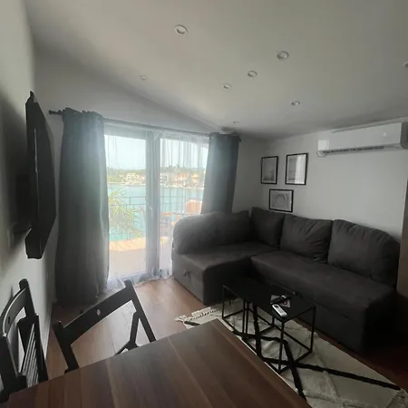 Sea La Vie Apartment *