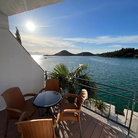 Sea La Vie Apartment *