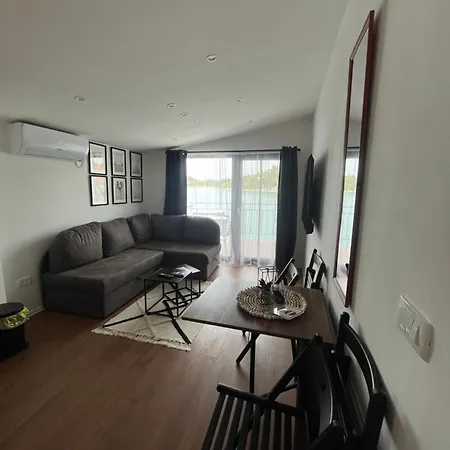 Sea La Vie Apartment *