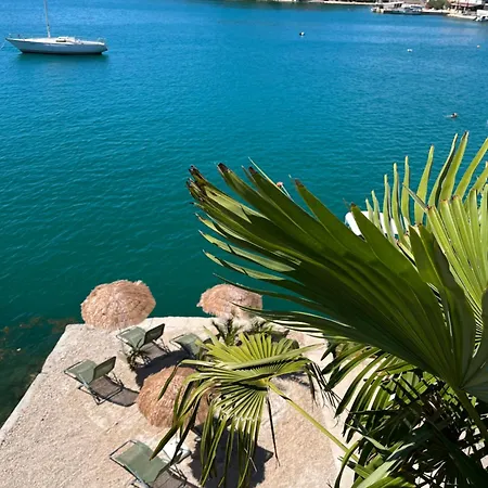 Sea La Vie *